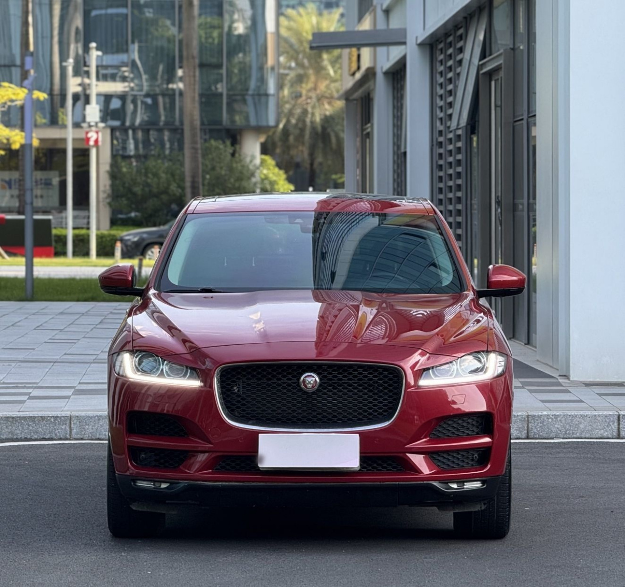 F-PACE 2018 2.0T RWD Exclusive photo 3
