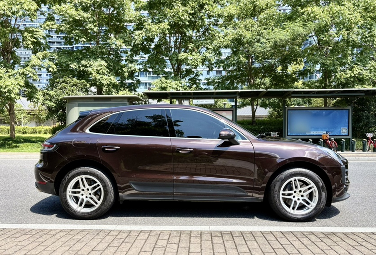 2018 Macan 2.0T photo 3