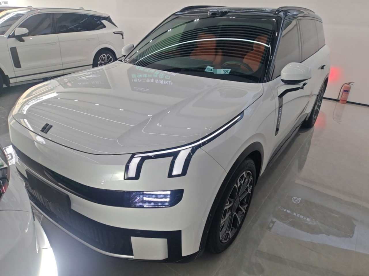 900 2025 2.0T Ultra 6-Seater