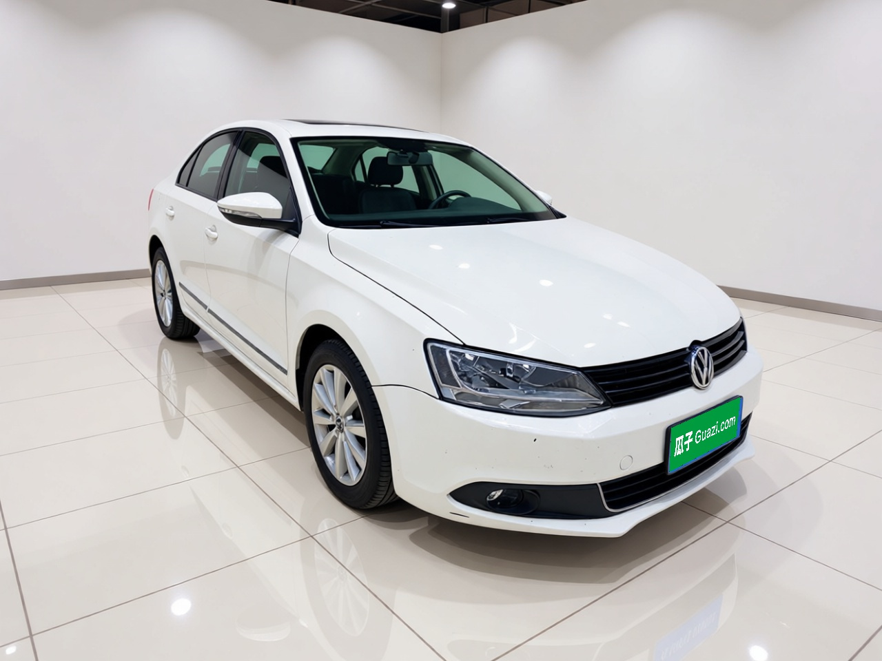 Sagitar 2014 Facelift 1.6L AT Leading photo 3