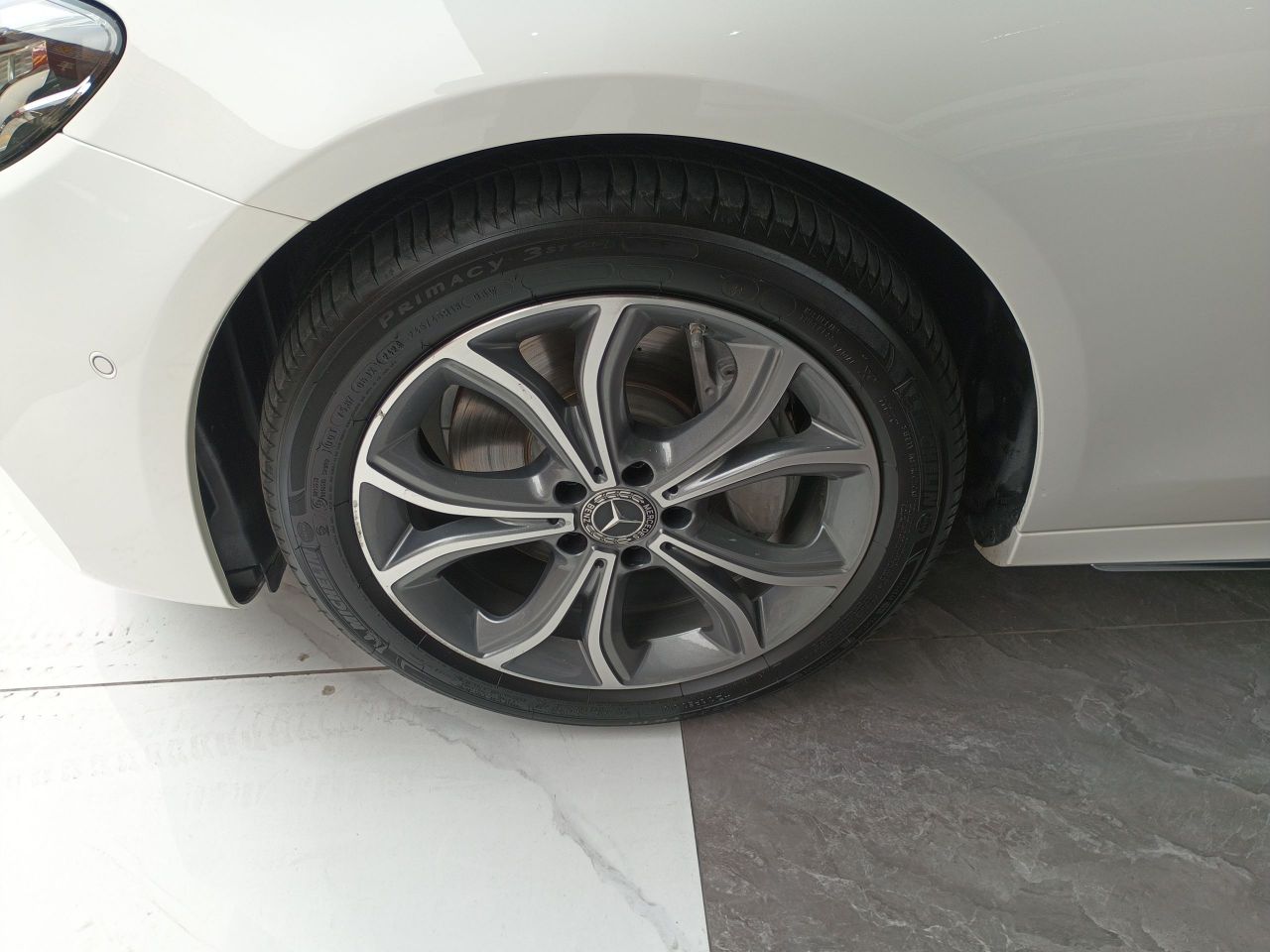 E-Class 2020 E 300 L Sport Luxury photo 3