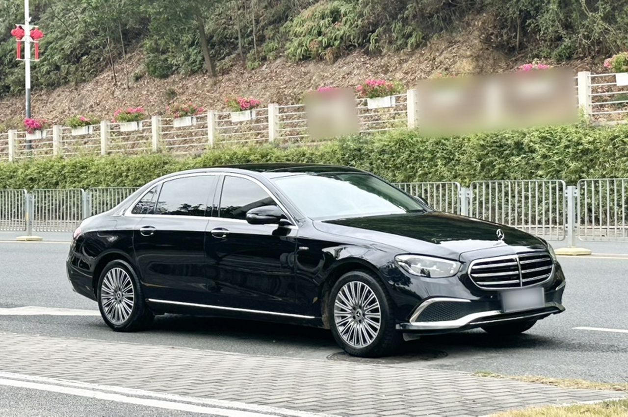 E-Class 2022 Facelift E 300 L Luxury photo 3