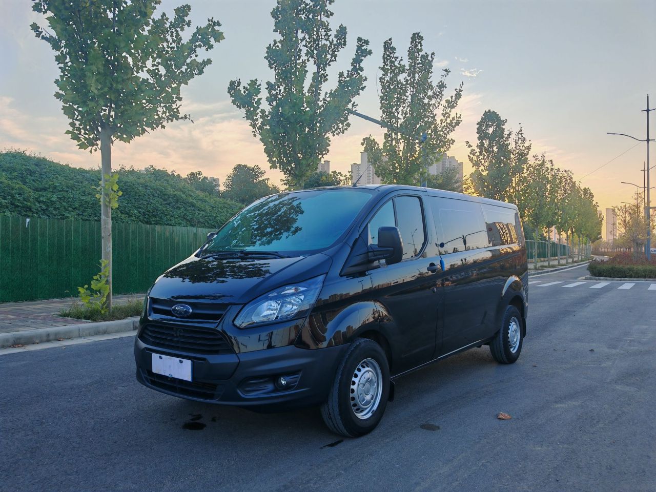 Transit 2020 2.0T Diesel Medium Wheelbase China VI