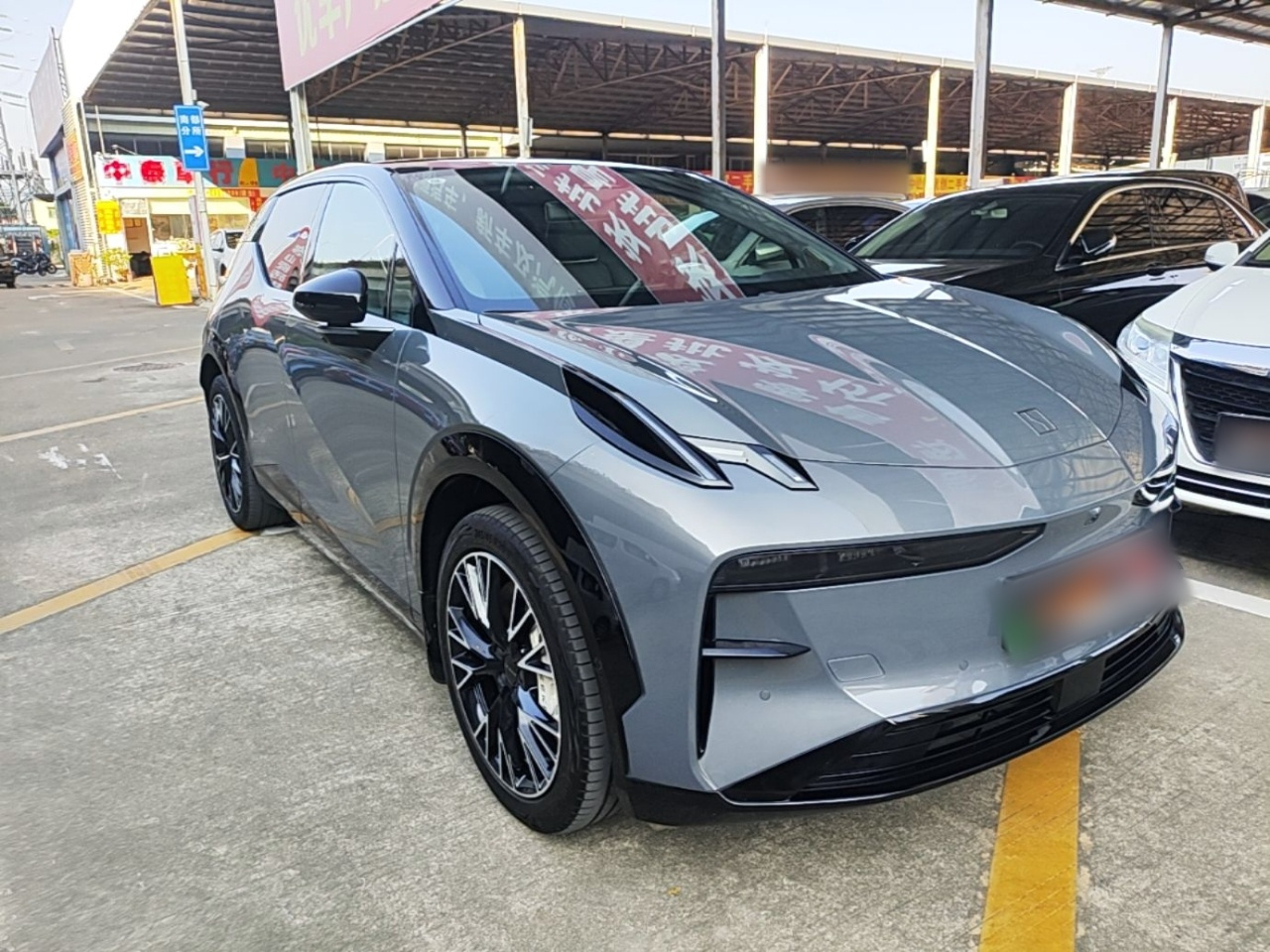 X 2024 5-Seater AWD photo 3