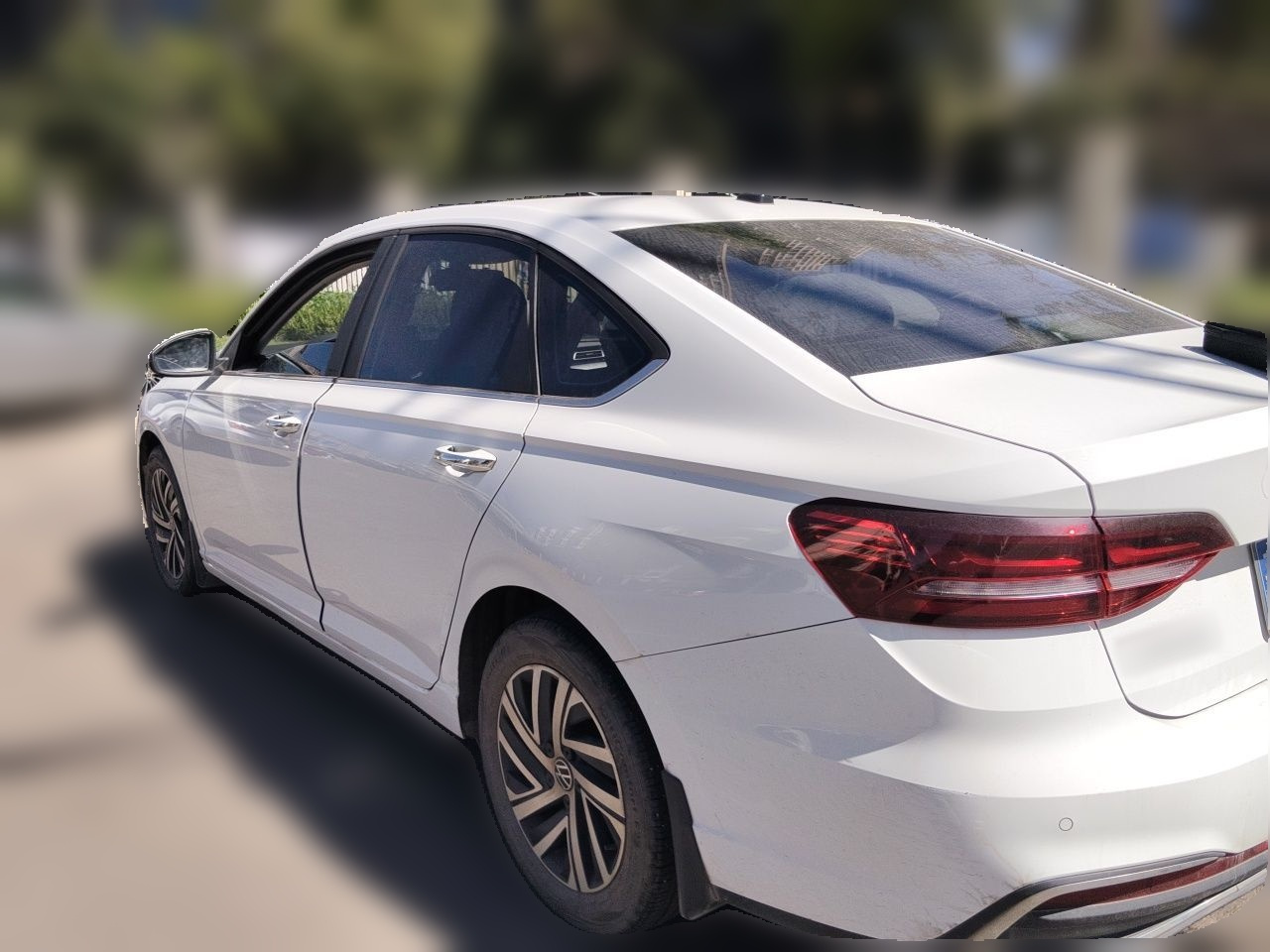 Lavida 2023 1.5L AT photo 4