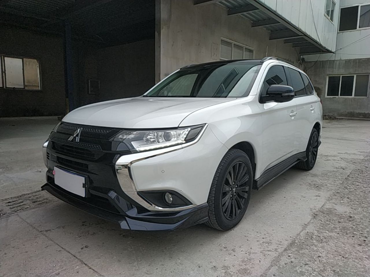 Outlander 2021 2.0L RWD 5-Seater