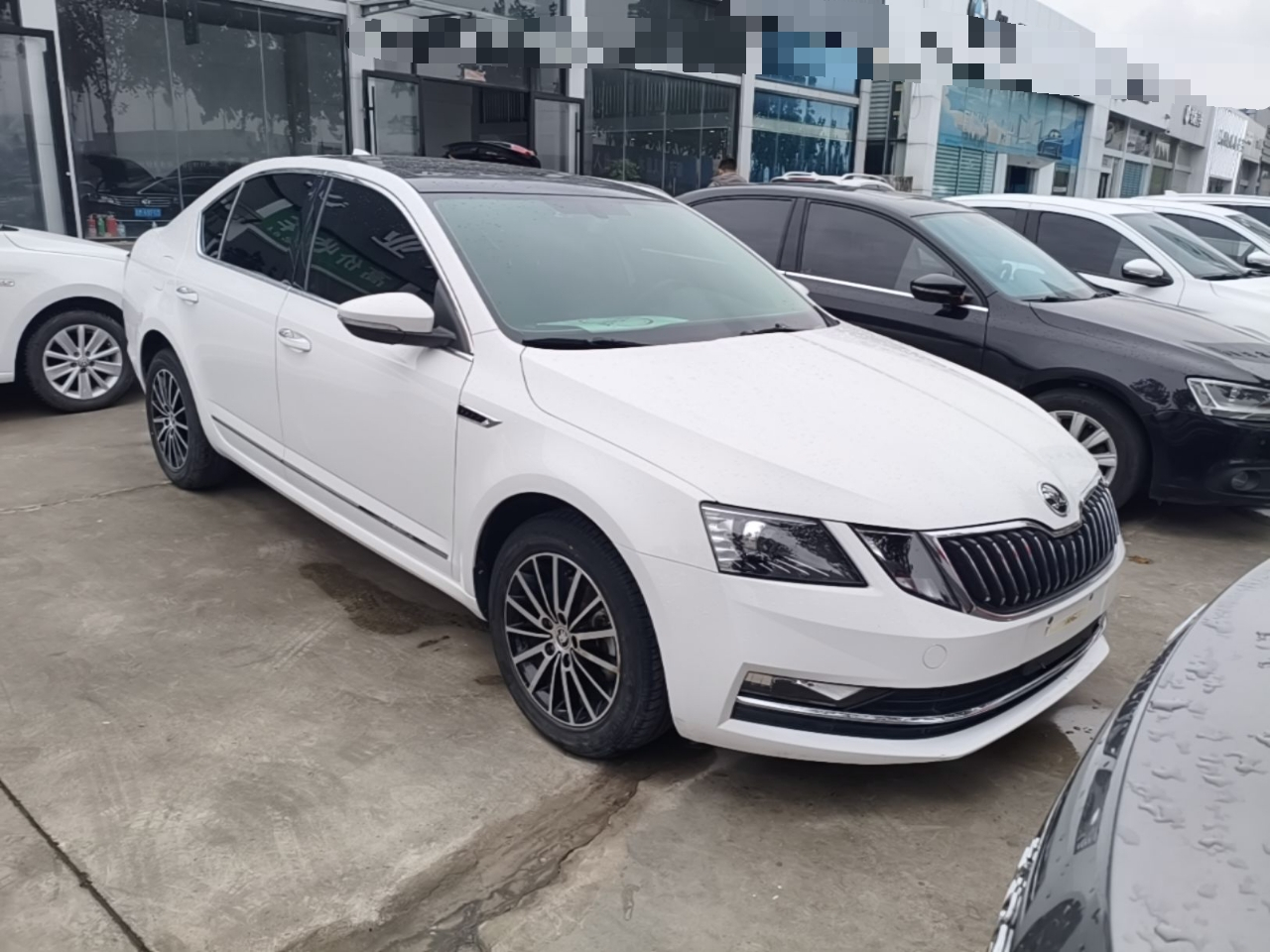 Octavia 2018 1.6L AT Luxury photo 3