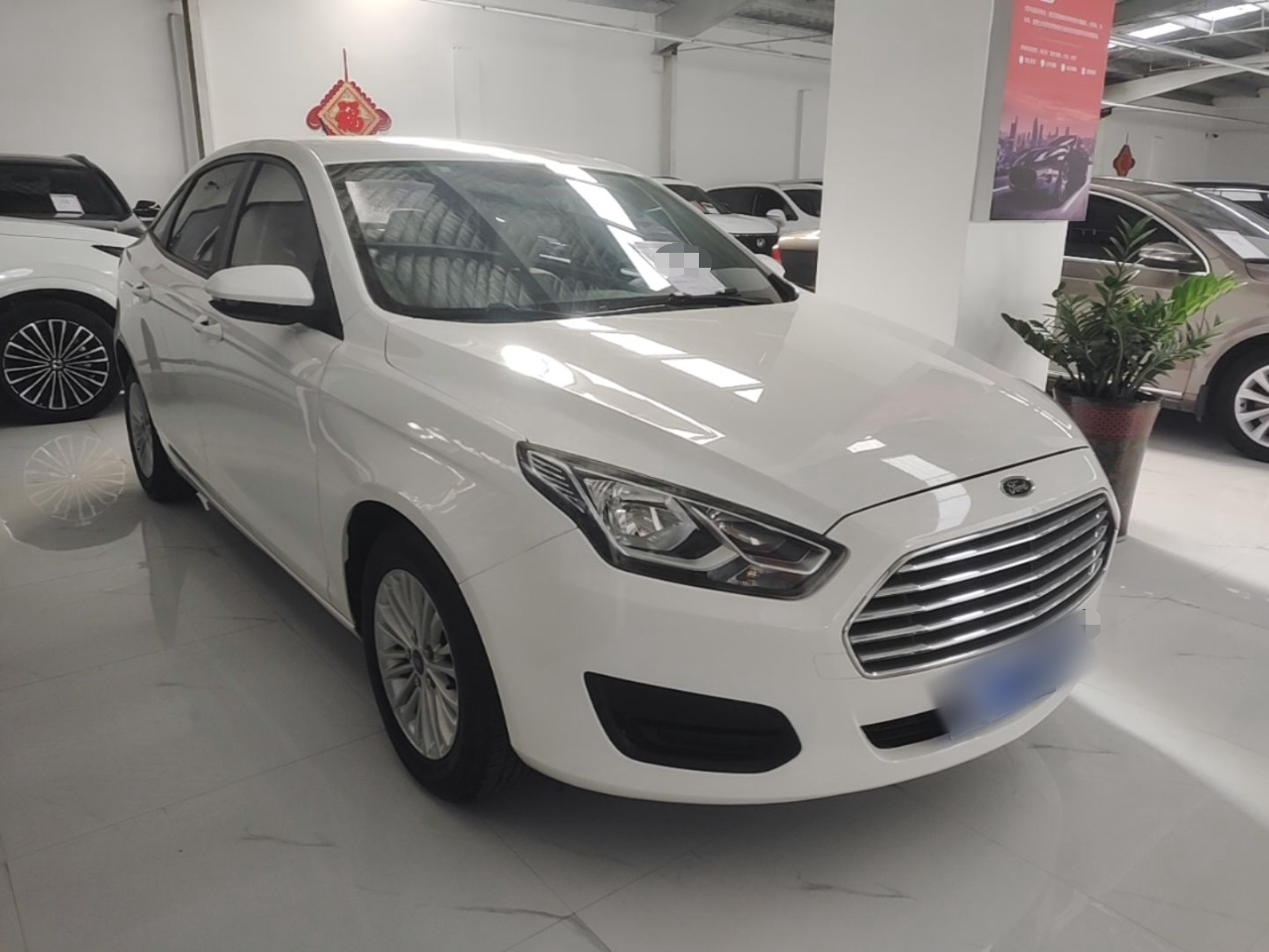 Escort 2017 Facelift 1.5L MT Comfort photo 3