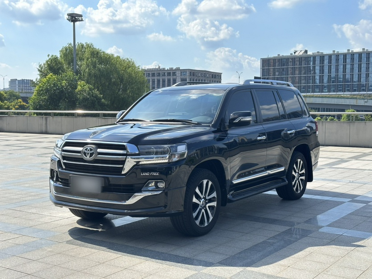 Land Cruiser Parallel Import