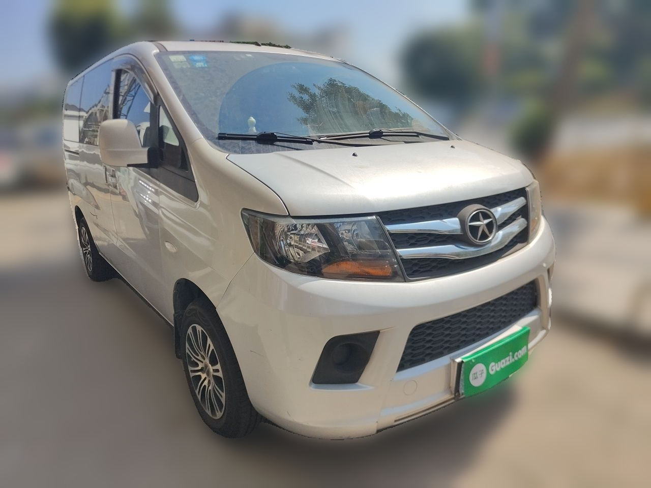Refine M3 2015 1.6L Luxury photo 3
