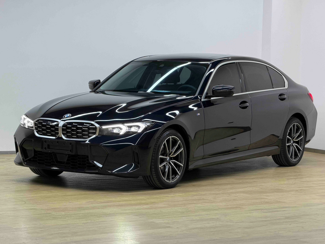 3 Series 2026 325Li M Sport Package