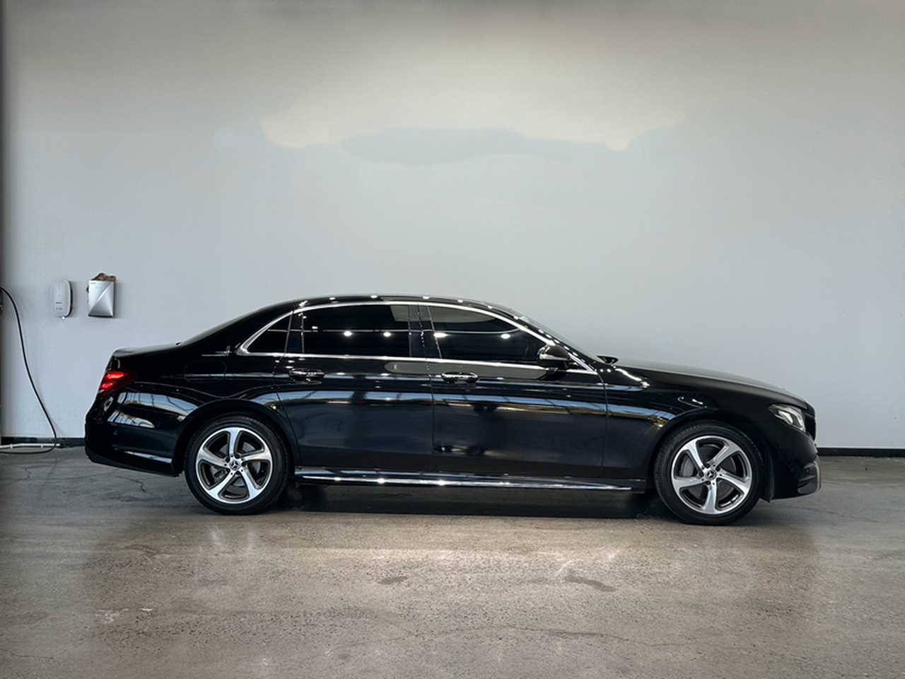 E-Class 2019 E 300 L Sport Luxury photo 2