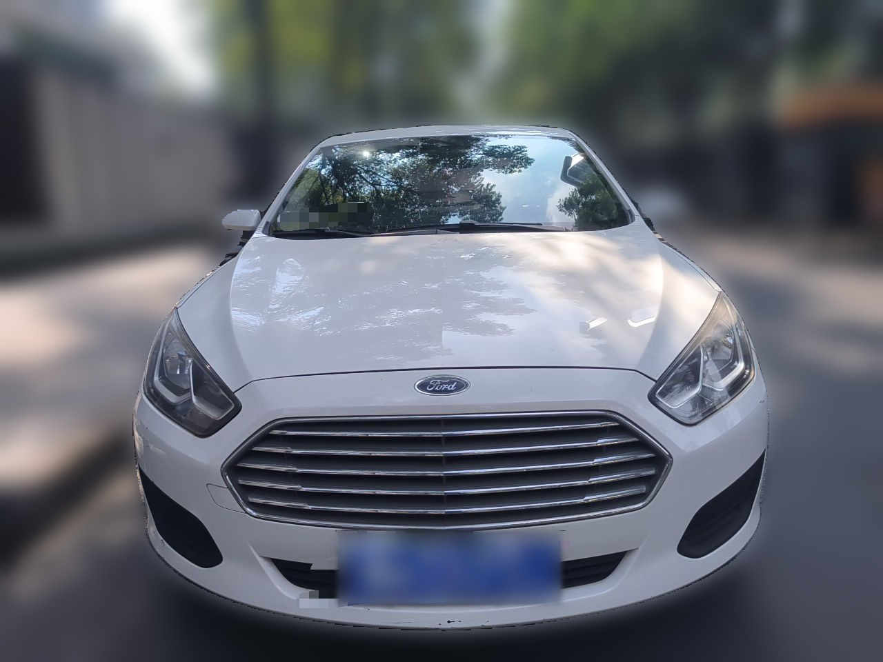 Escort 2017 Facelift 1.5L MT Comfort photo 2
