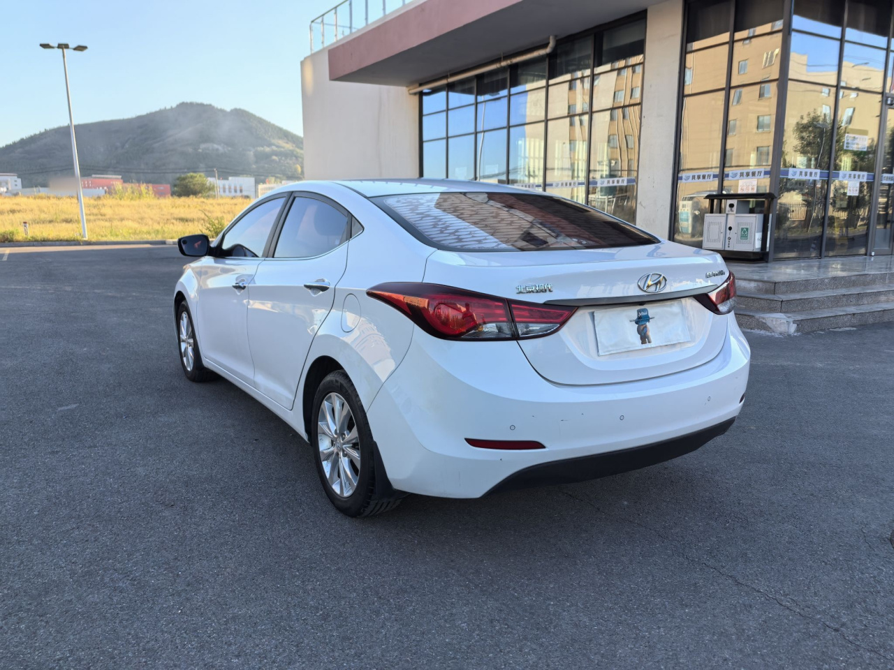 Elantra 2016 1.6L MT Premium photo 5