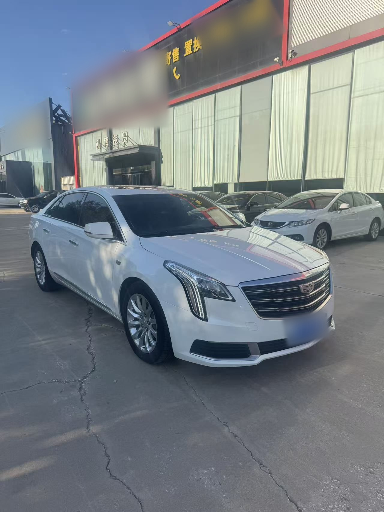 XTS 2018 28T Tech photo 2