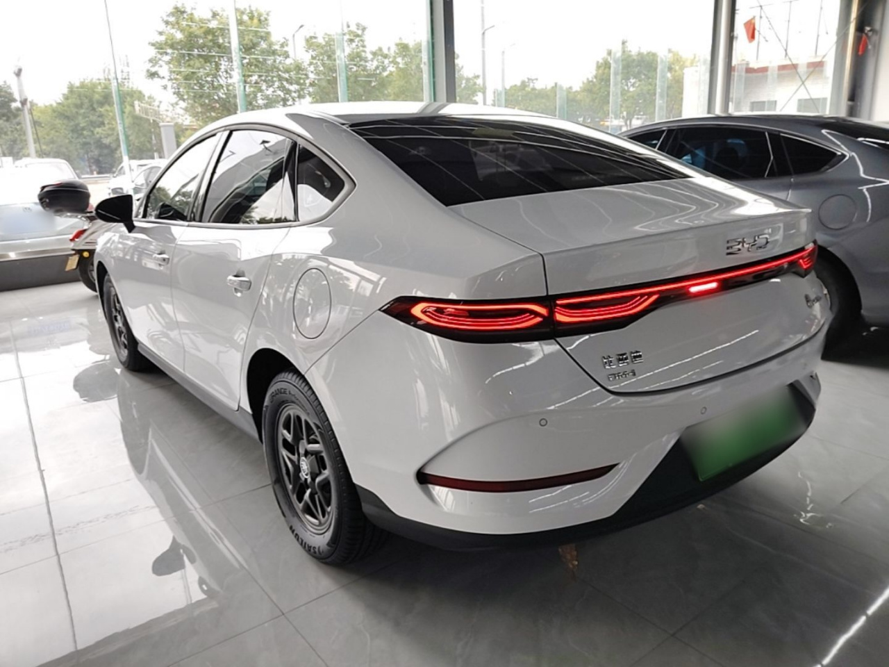 Qin PLUS 2025 DM-i ADAS 55KM Leading photo 4