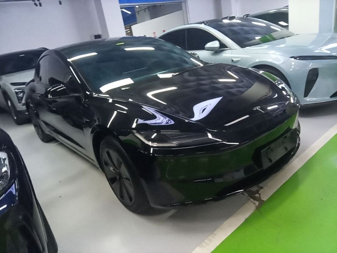 Model 3 2023 RWD photo 5