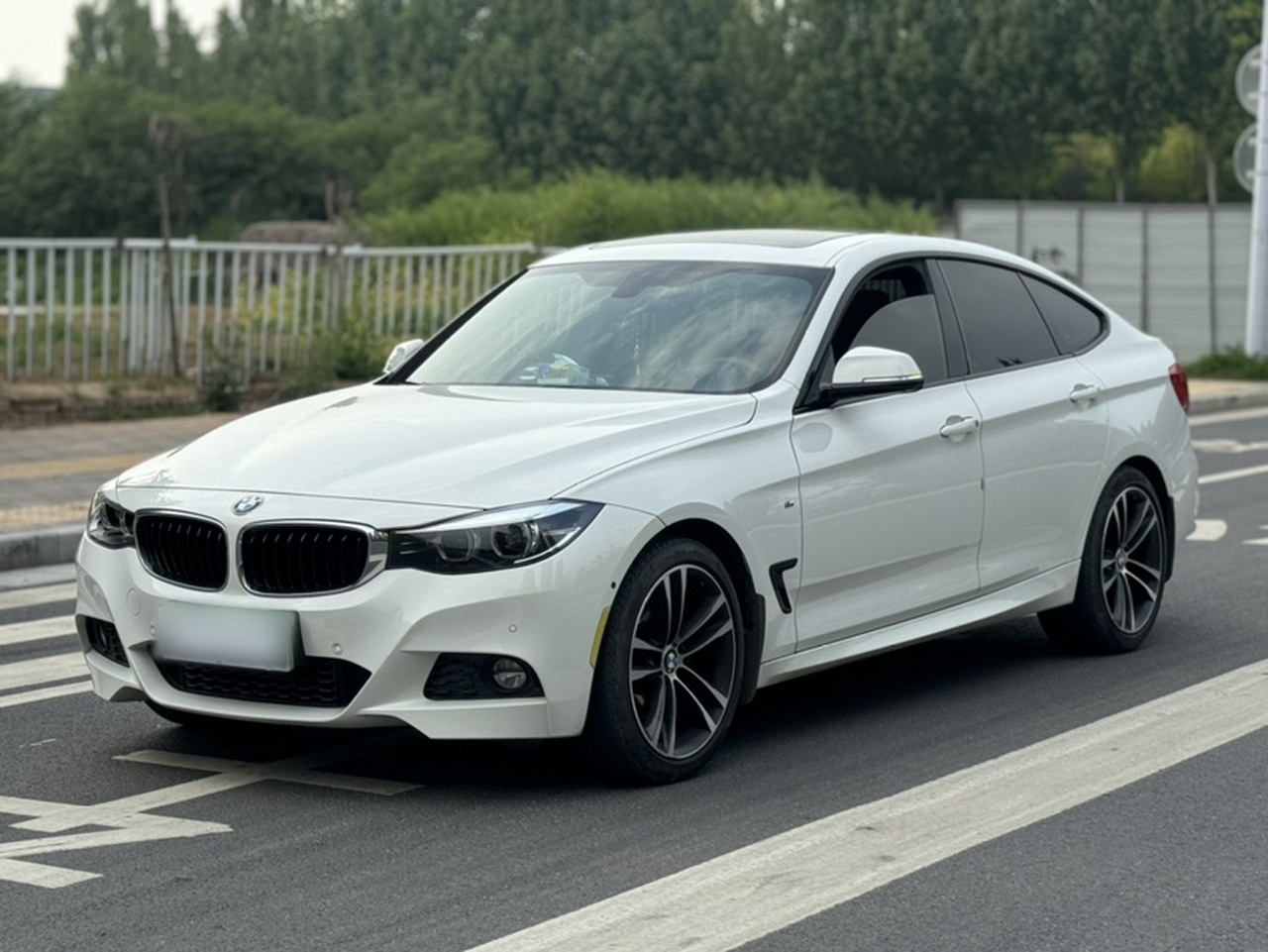 3 SeriesGT 2018 330i xDrive M Sport
