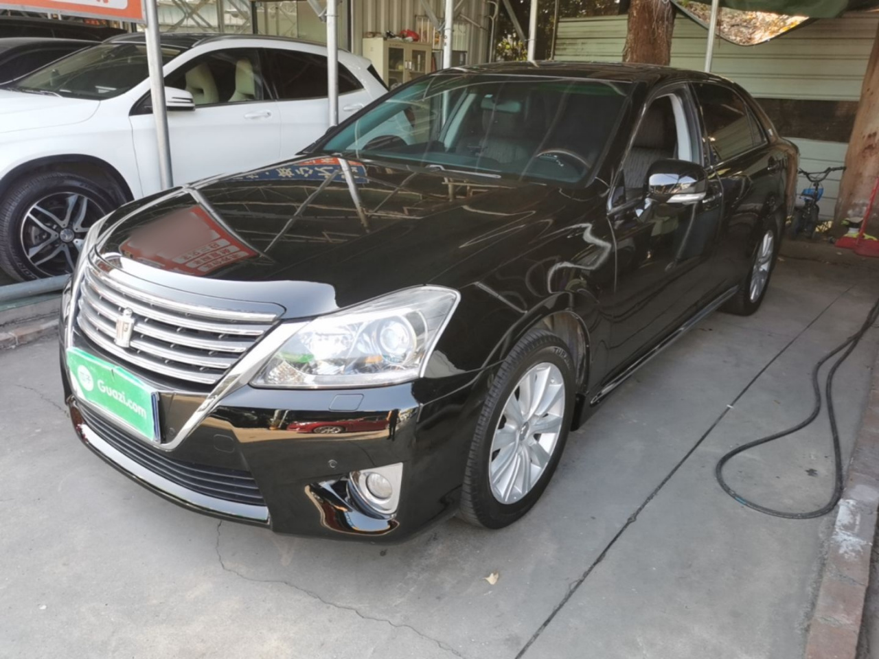 Crown 2012 2.5L Royal
