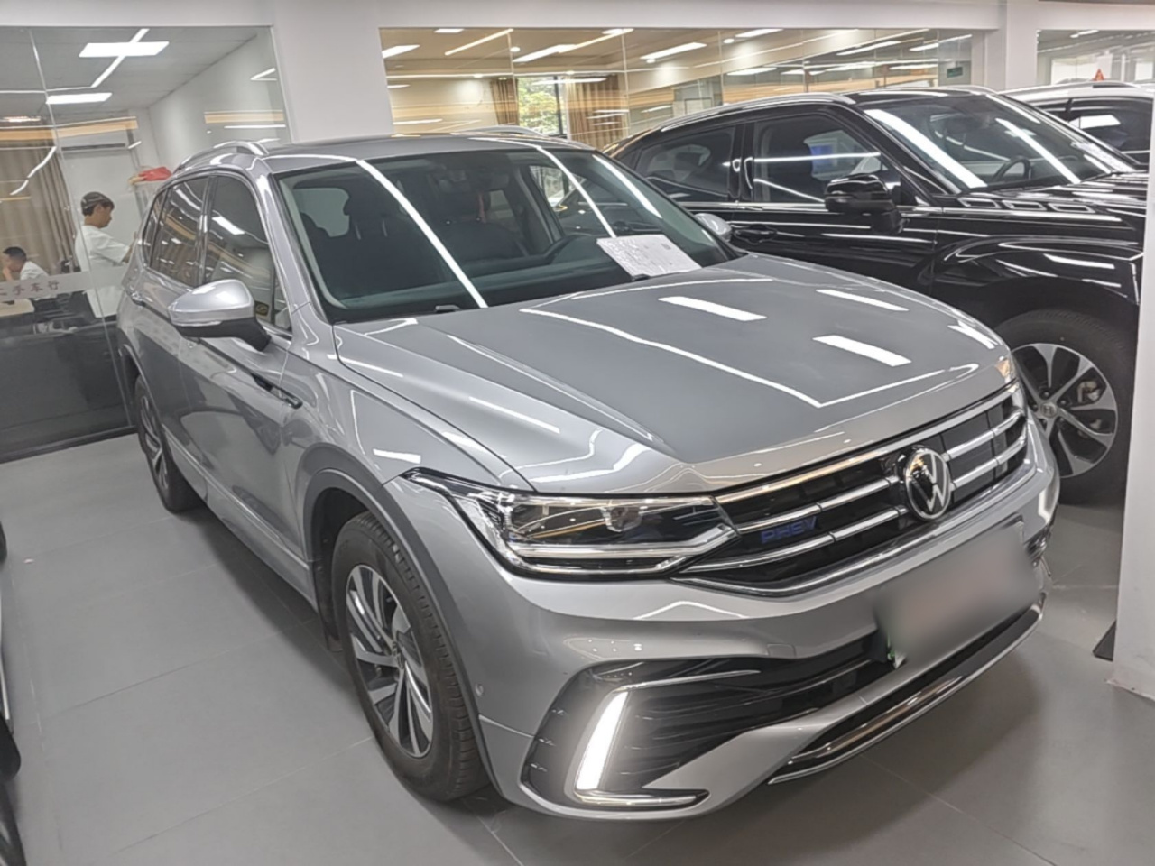 Tiguan L EV 2022 430PHEV PHEV Premium photo 5