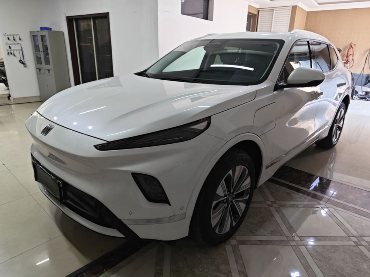 E5 2025 620KM Exclusive