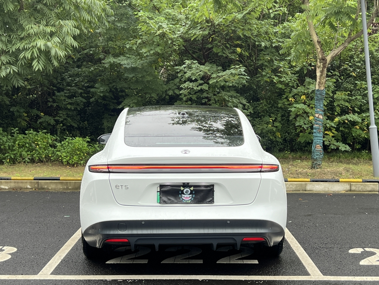 ET5 2022 75kWh photo 3