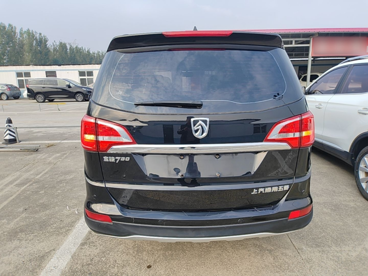 730 2016 1.5L MT Luxury 7-Seater photo 5