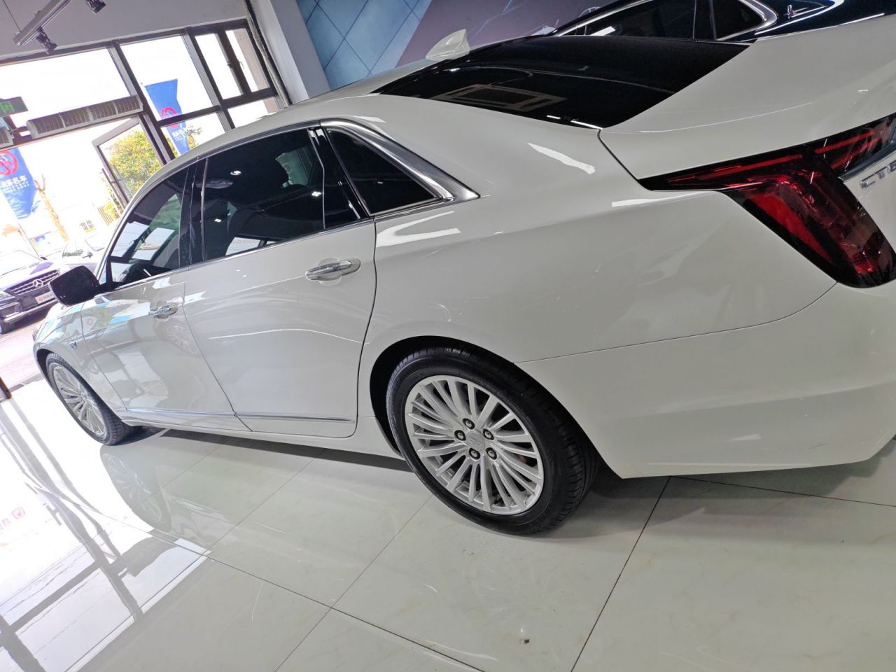 CT6 2021 28T Luxury photo 4