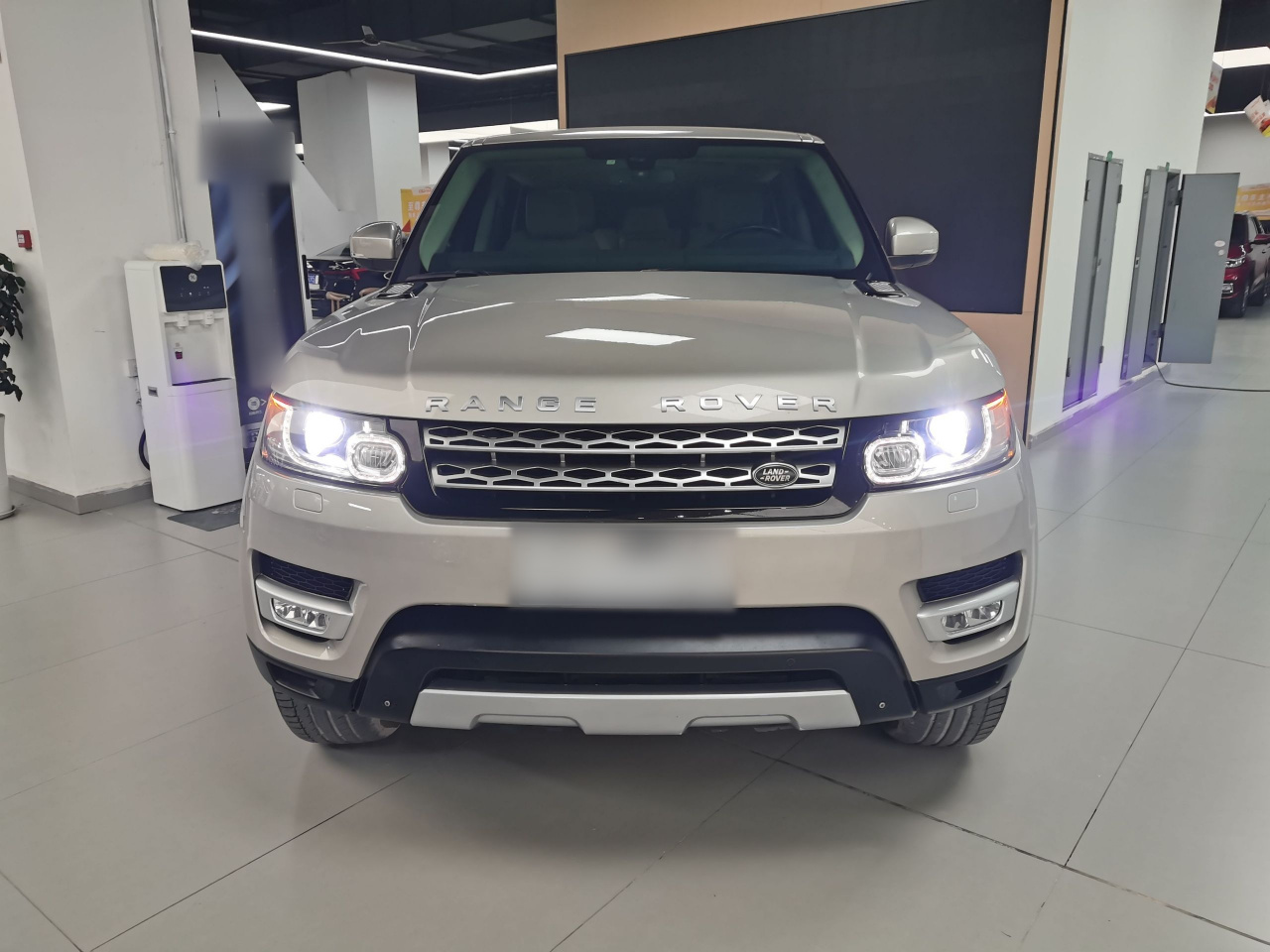 Range Rover Sport Parallel Import photo 2