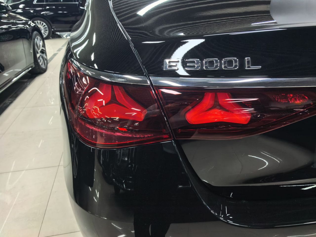 E-Class 2024 E 300 L Fashion photo 4
