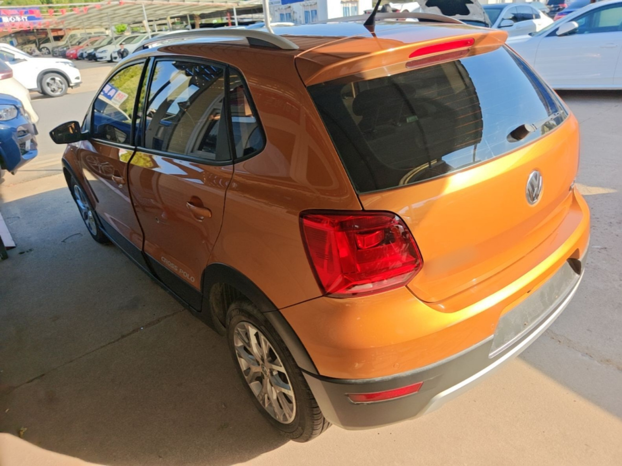 2014 1.6L Cross Polo AT photo 4