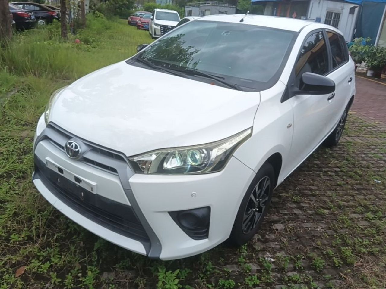 YARiS L 2015 1.5E AT