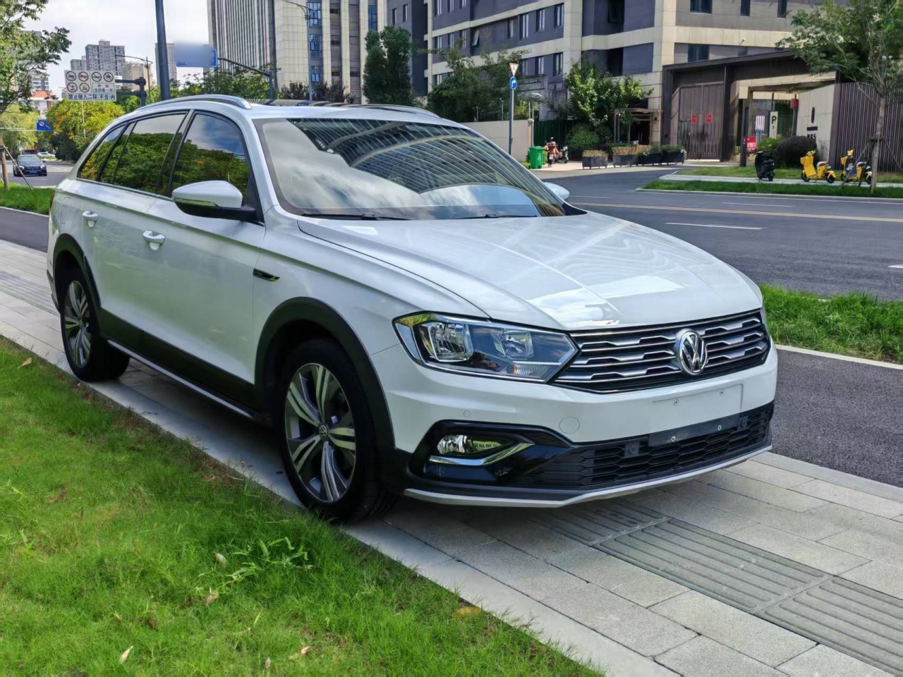 C-TREK 2018 1.5L AT Luxury photo 5