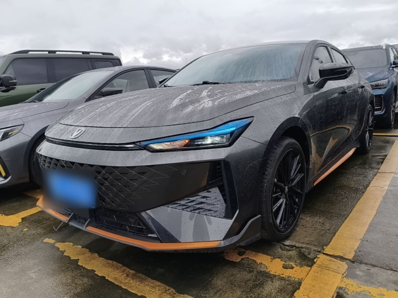 UNI-V 2024 1.5T Premium Sport