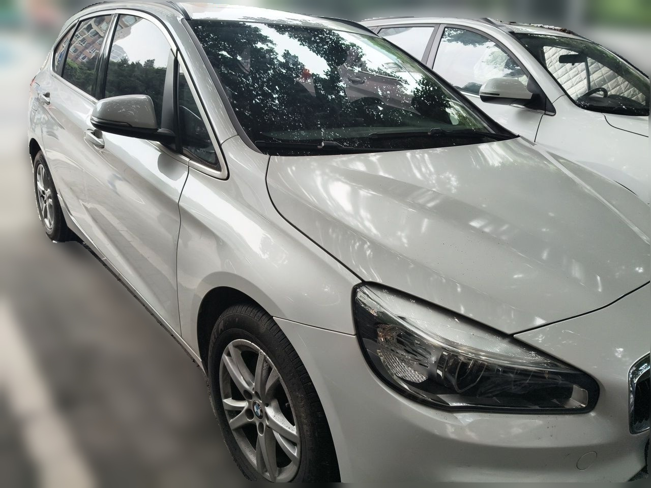 2 Series Wagon 2016 218i Leading photo 3