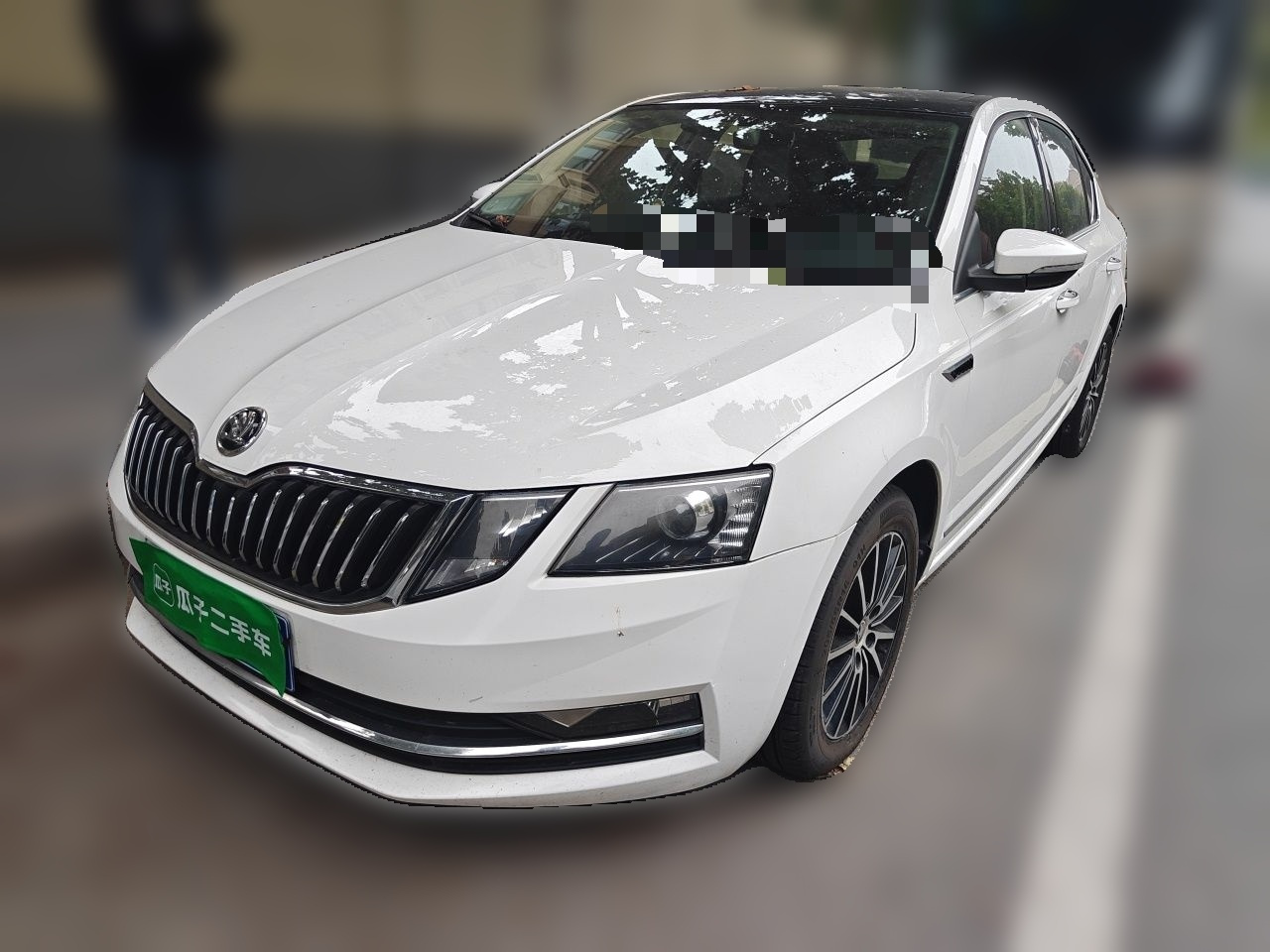 Octavia 2018 1.6L AT Luxury