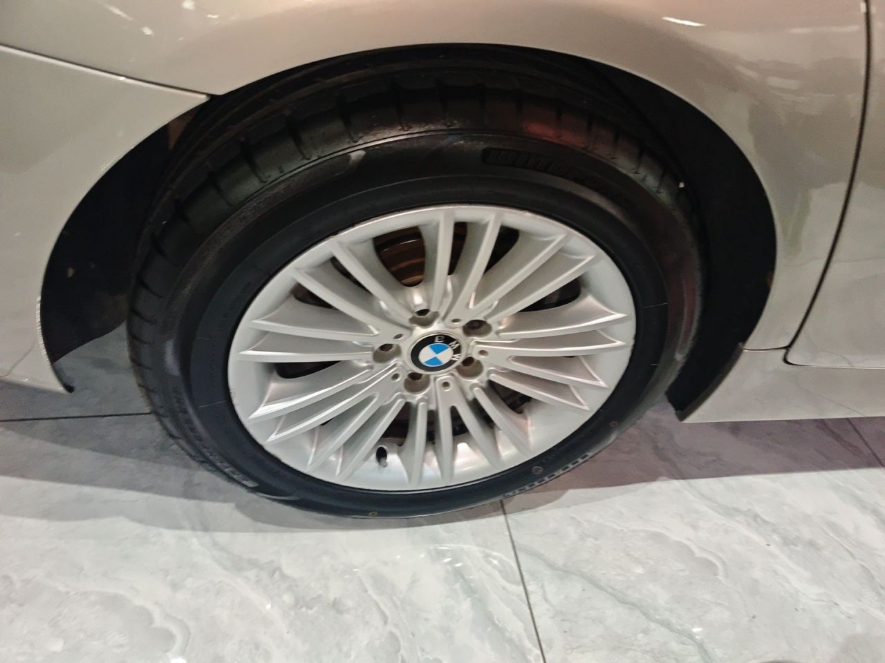 5 Series 2014 525Li Leading photo 3