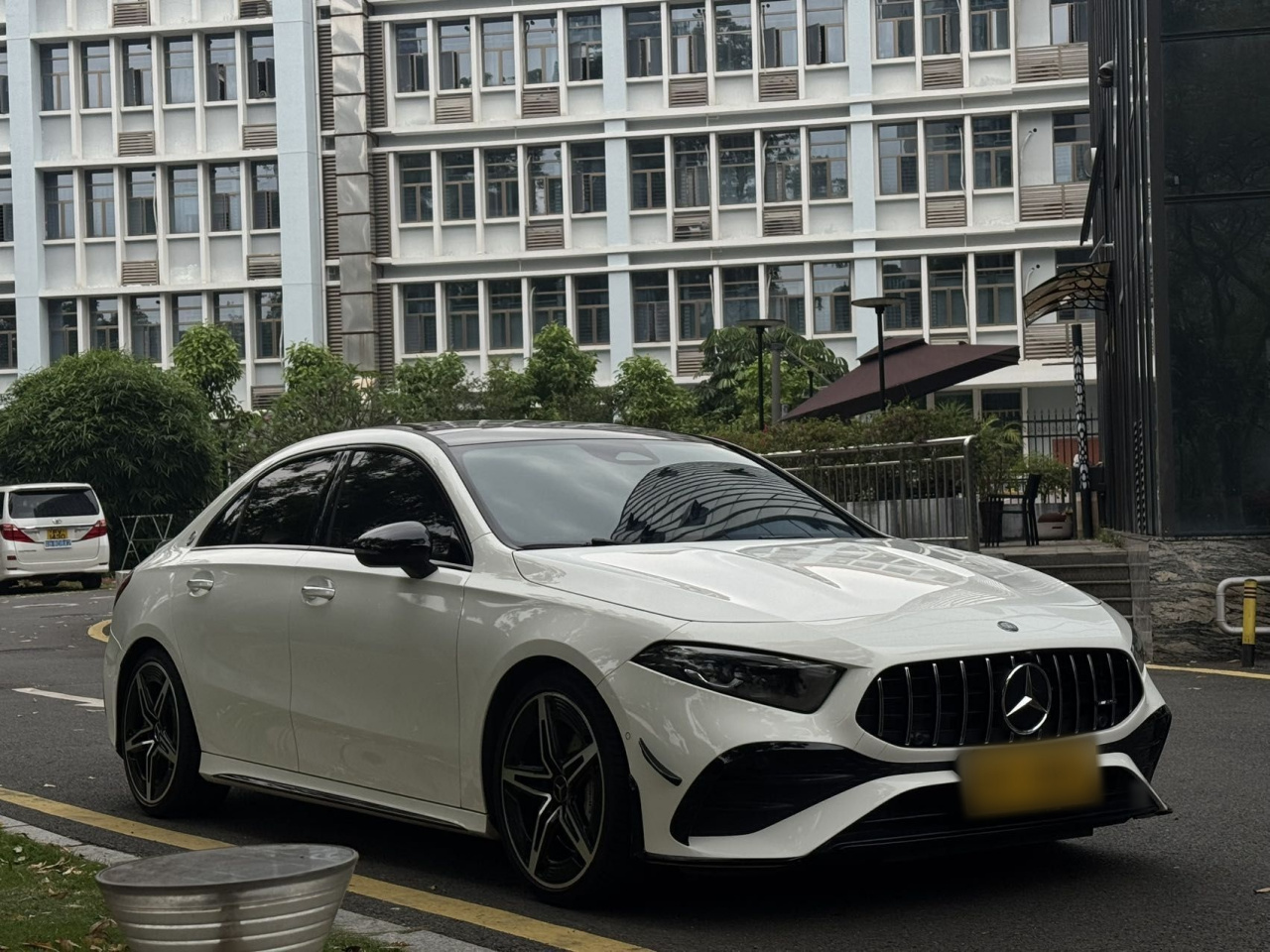 A-ClassAMG 2024 AMG A 35 L 4MATIC photo 3