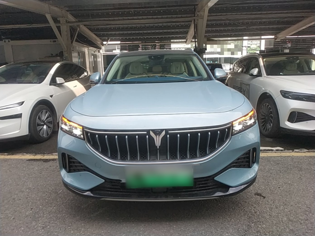 Voyah FREE 2021 AWD Standard EREV Luxury photo 2