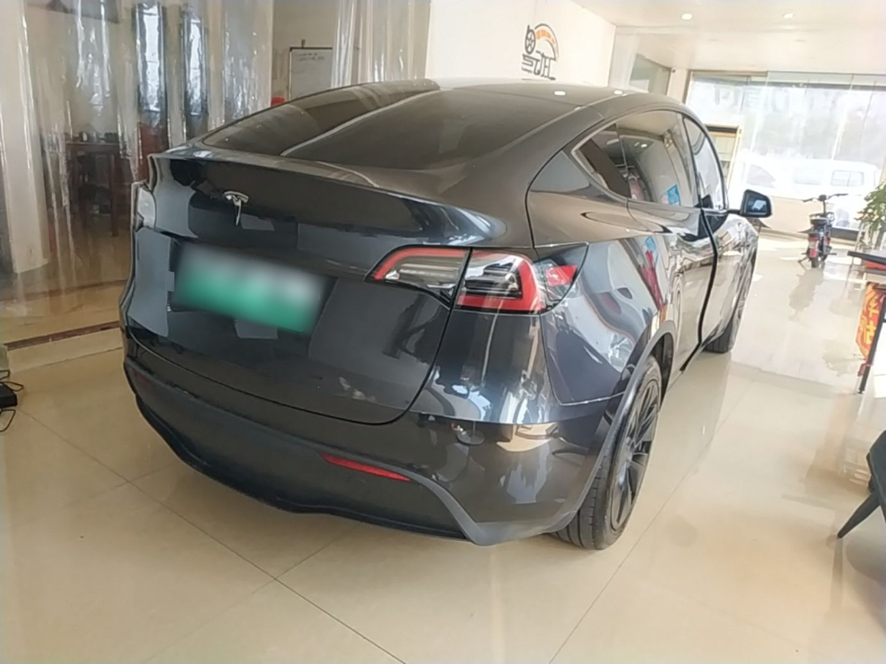 Model Y 2024 RWD photo 4