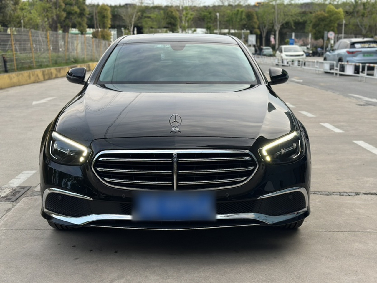 E-Class 2022 E 260 L photo 4