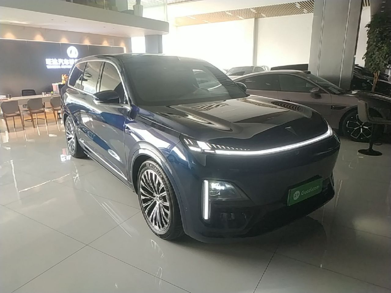 Deepal S09 2025 AWD Ultra+ photo 3