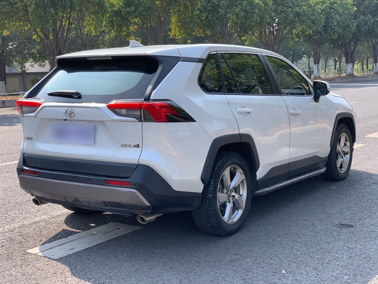 RAV4 2022 2.0L CVT RWD photo 4