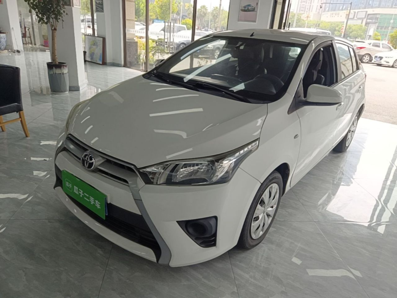 YARiS L 2015 1.5E AT