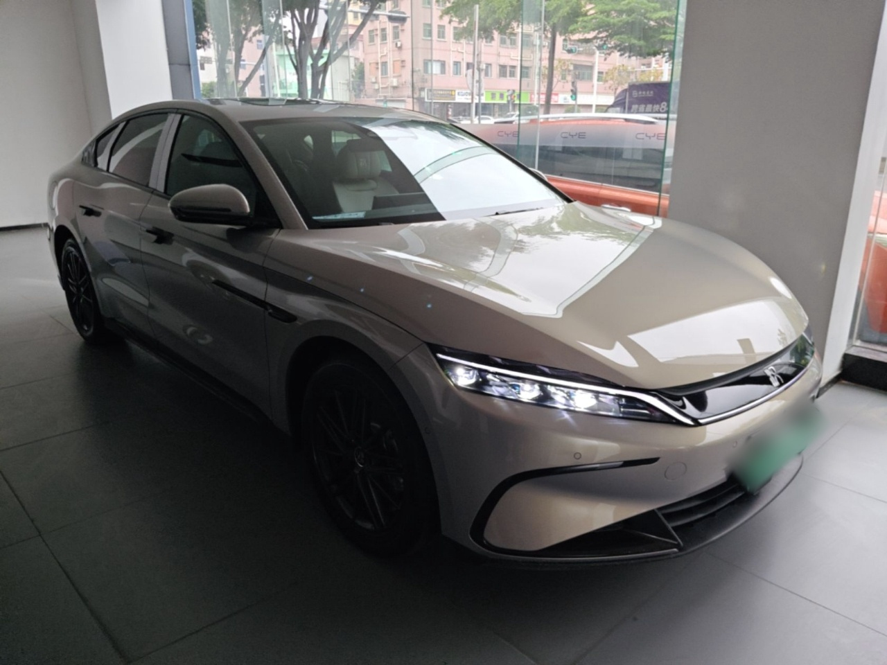 Han 2025 DM-i ADAS 245KM Premium photo 3