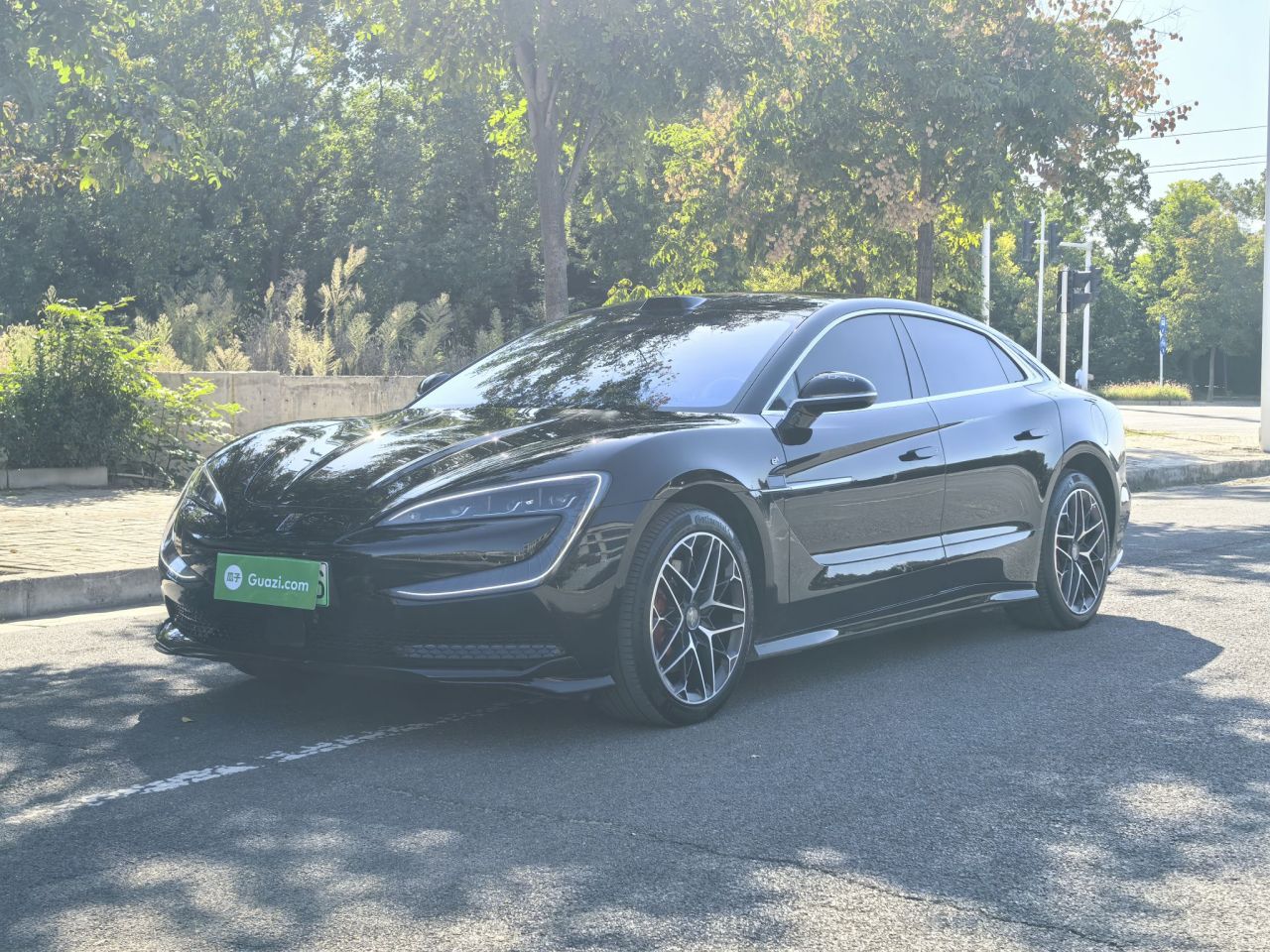 U7 2025 EV 4-Seater Flagship photo 2