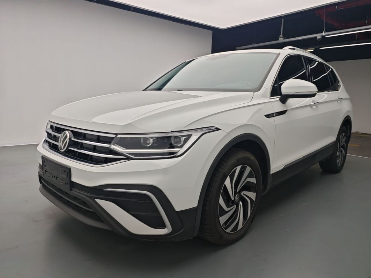 Tiguan L 2023 300TSI AT RWD Smart
