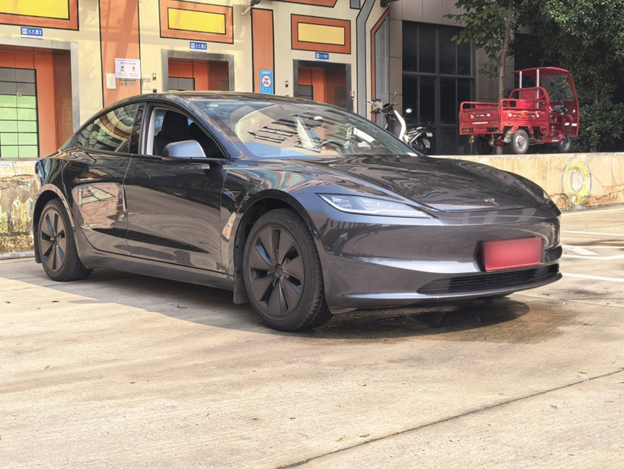 Model 3 2025 RWD photo 2