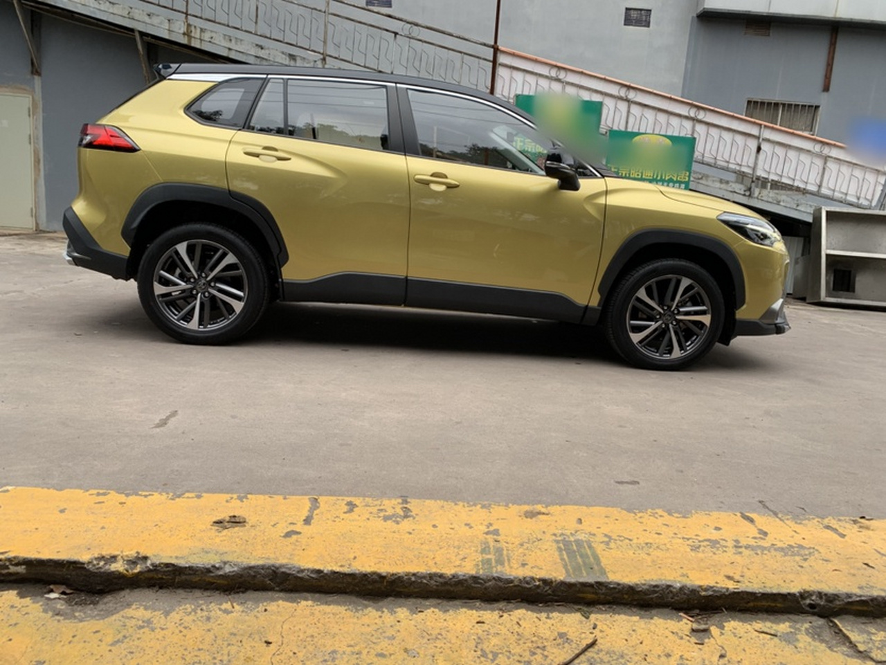 Frontlander 2022 2.0L CVT Luxury PLUS photo 3