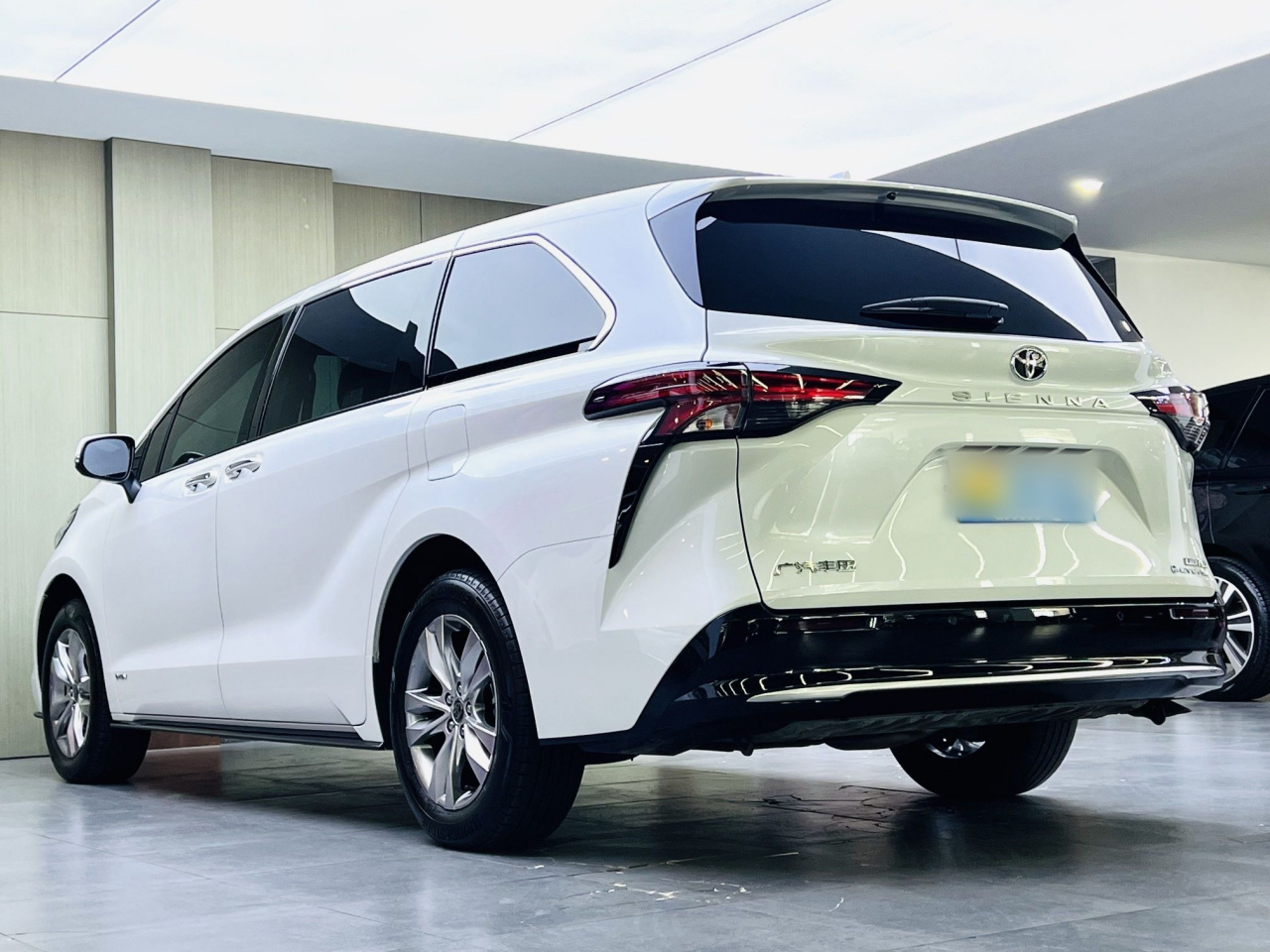 Sienna 2024 2.5L Hybrid AWD Premium photo 3